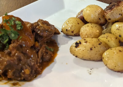 Bœuf braisé carottes aux pommes de terre grenaille